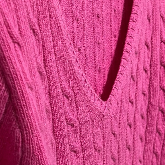 J. Crew Classic preppy wool blend pink V-Neck Cable Knit versatile cozy Sweater - Picture 2 of 7
